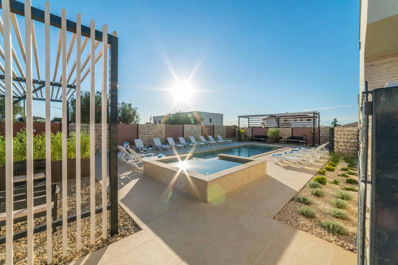 Pinna Residence - Vanga Пула Екстериор снимка